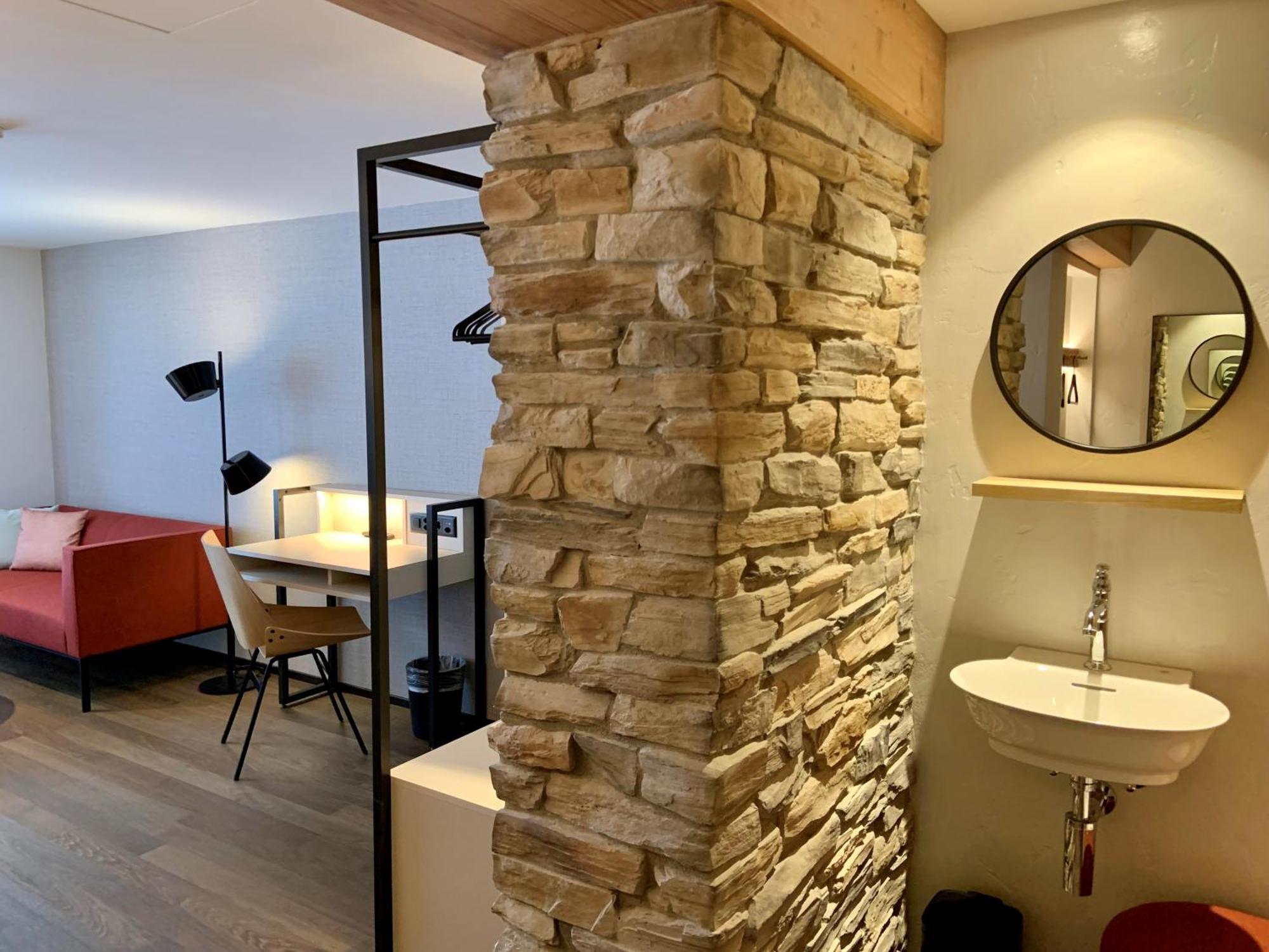 होटल Hotel Interlaken 4*