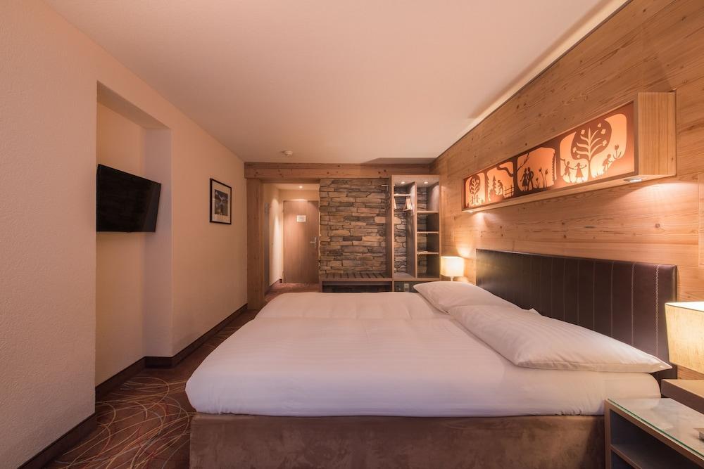 Hotel Interlaken होटल